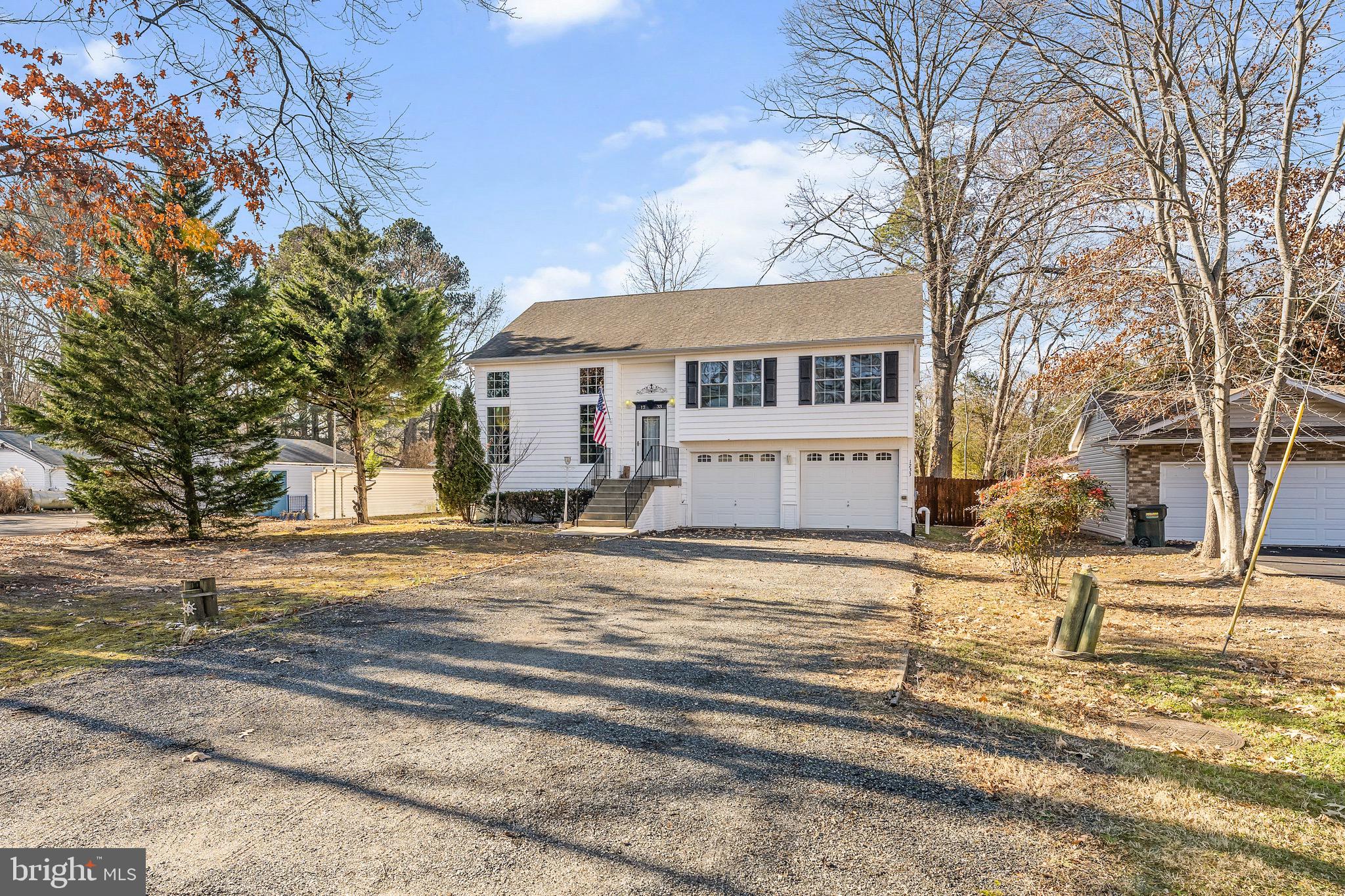 1233 HOLLY VISTA DRIVE