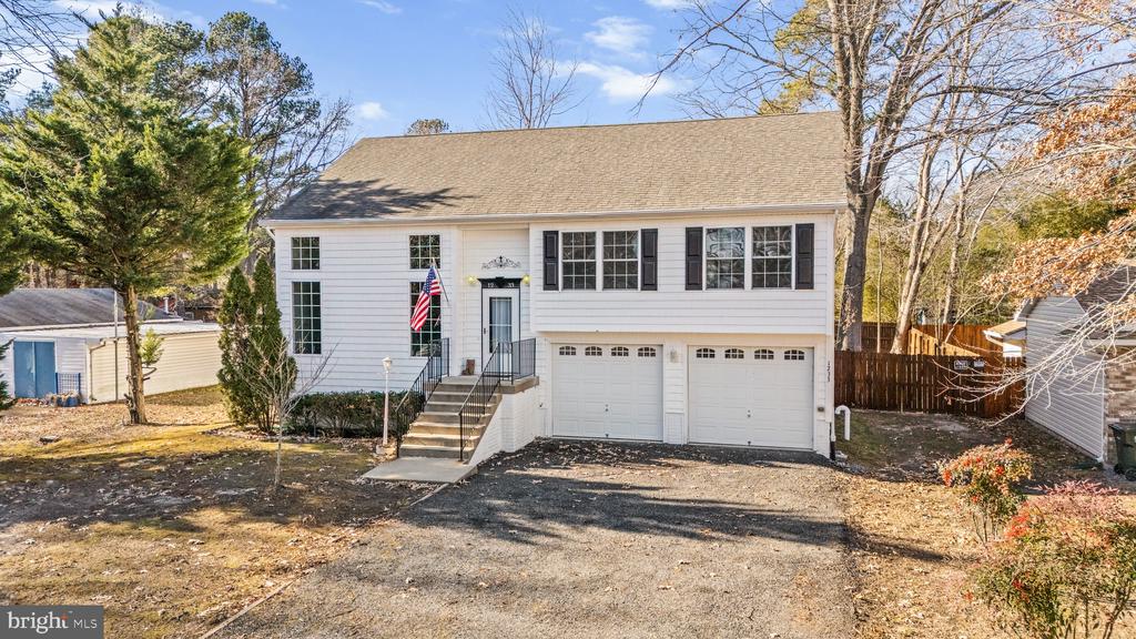 1233 HOLLY VISTA DRIVE