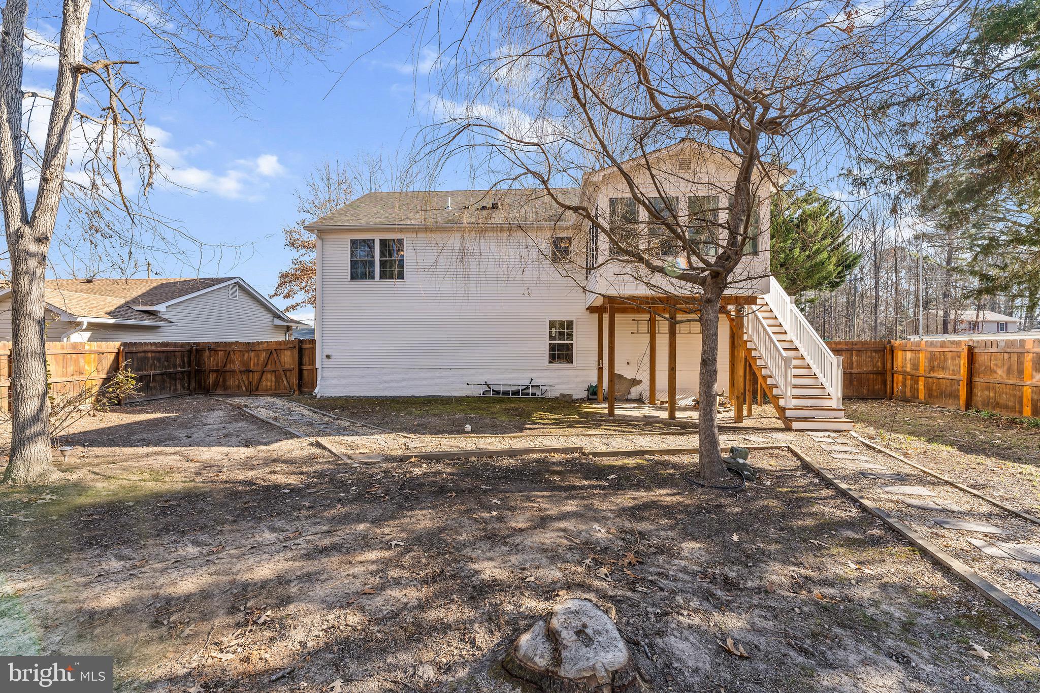 1233 HOLLY VISTA DRIVE