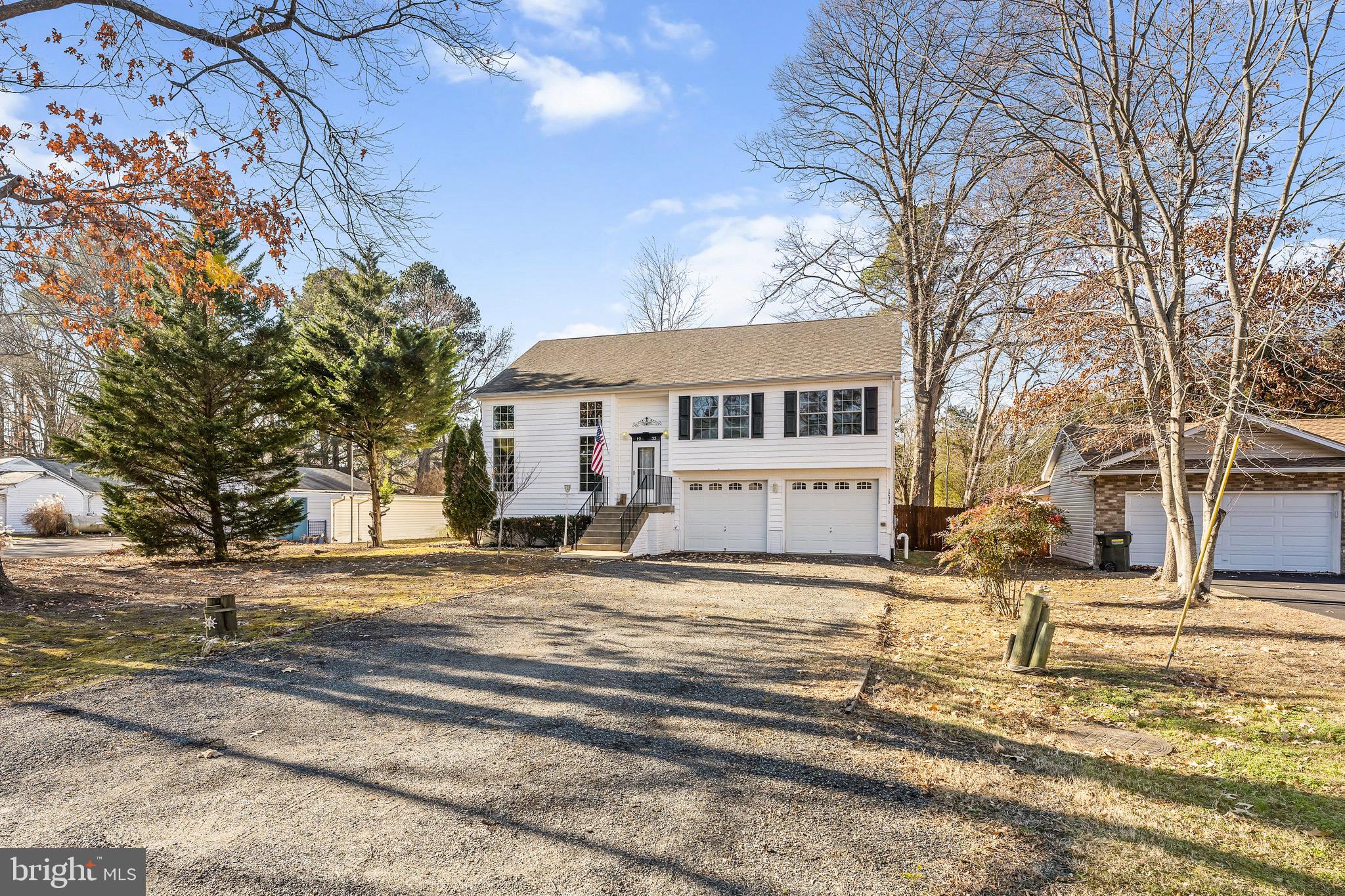 1233 HOLLY VISTA DRIVE