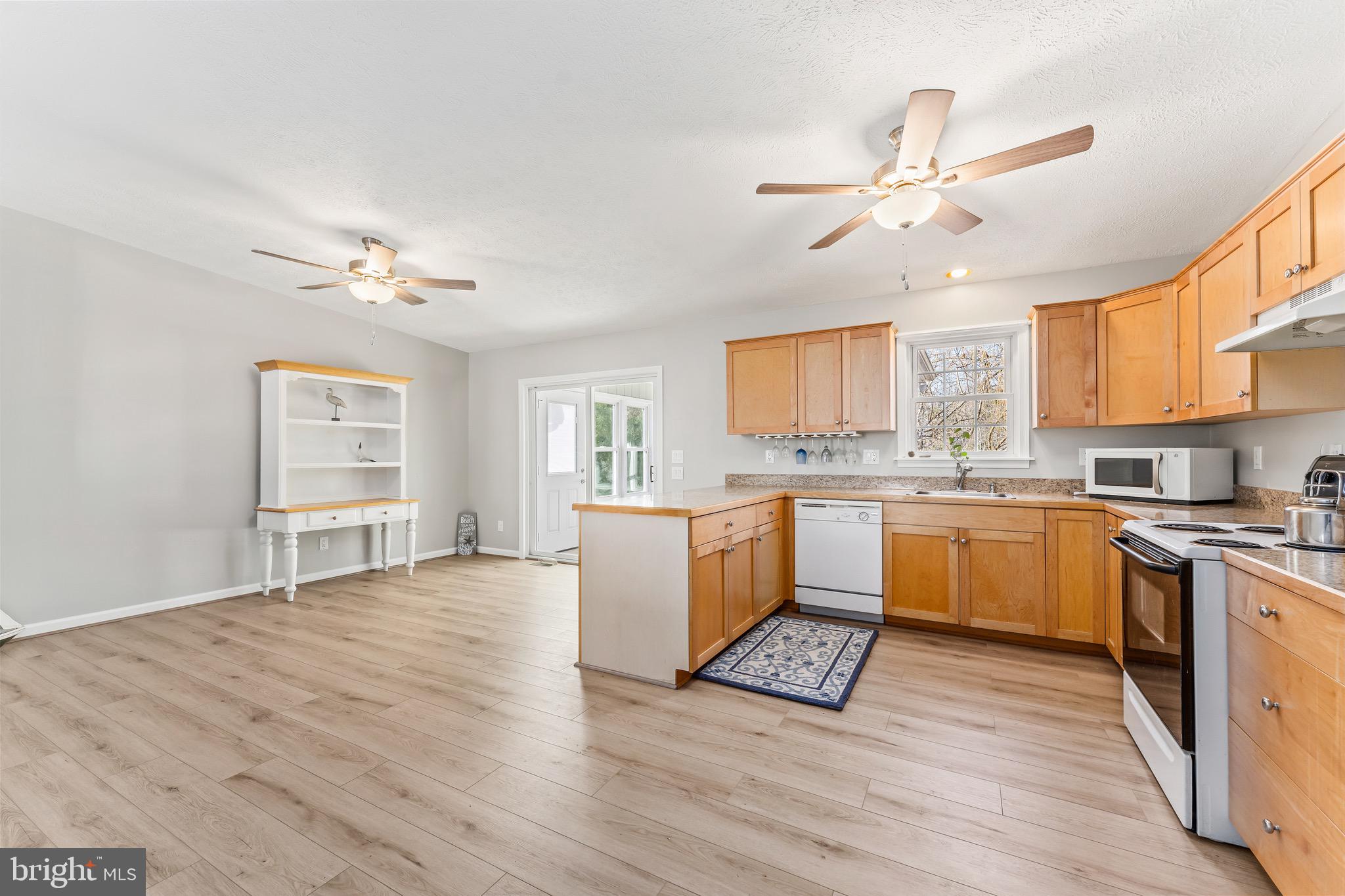 1233 HOLLY VISTA DRIVE