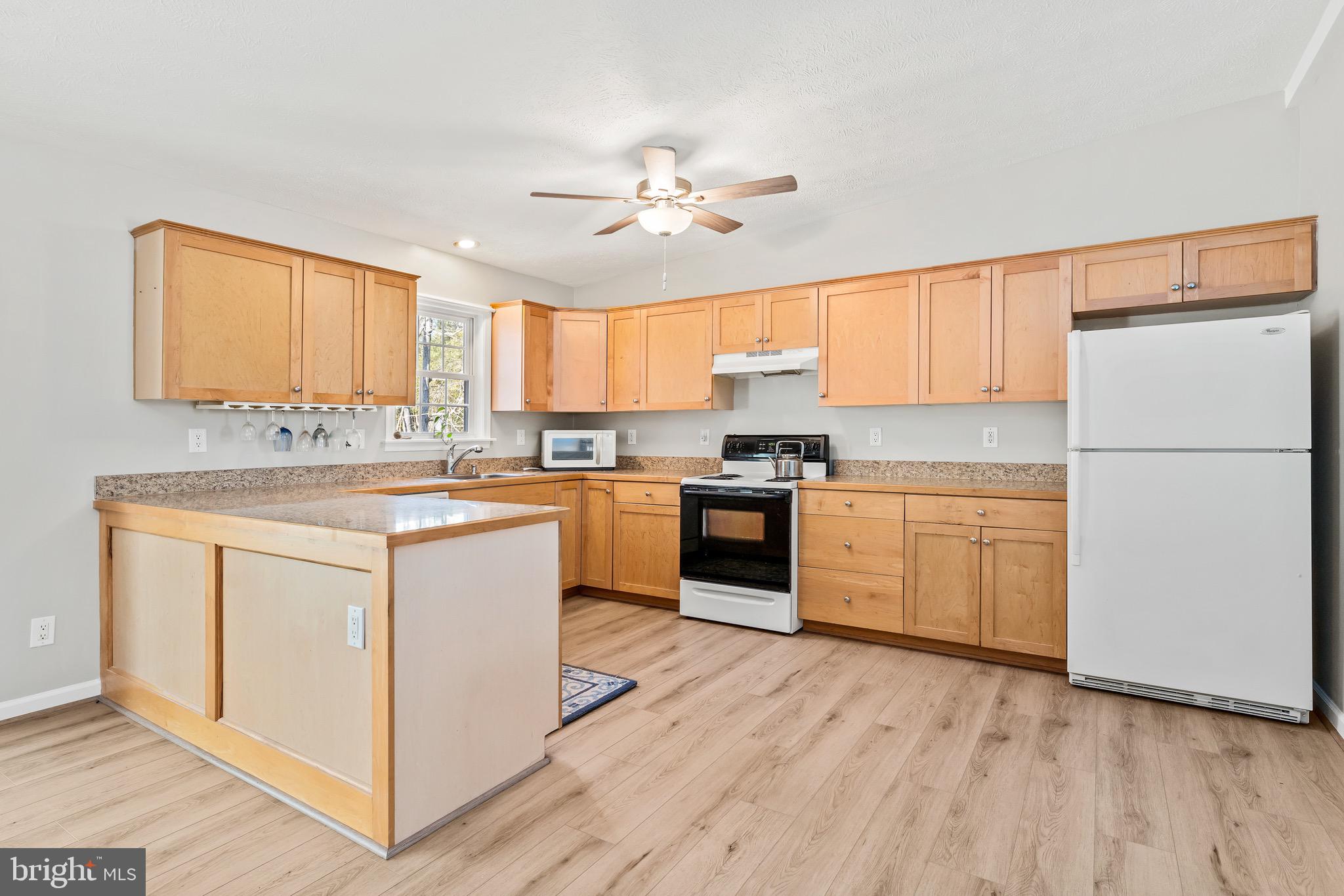 1233 HOLLY VISTA DRIVE