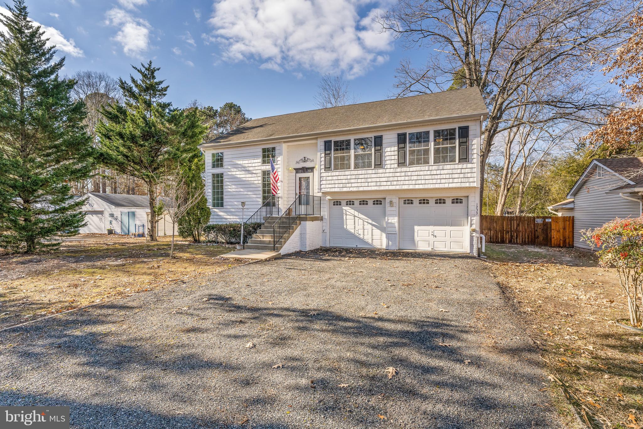 1233 HOLLY VISTA DRIVE