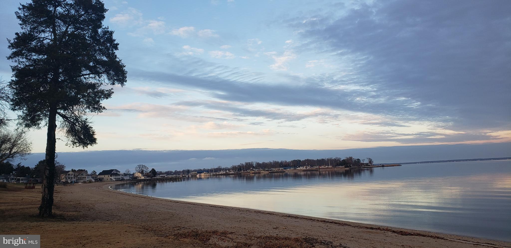 1233 HOLLY VISTA DRIVE