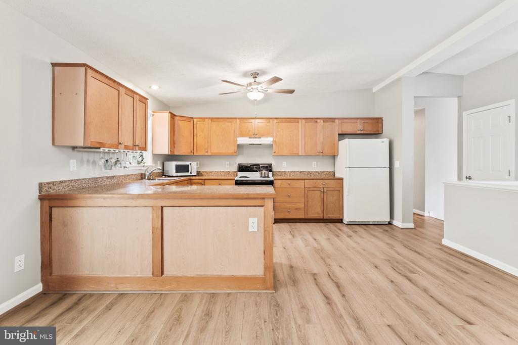 1233 HOLLY VISTA DRIVE