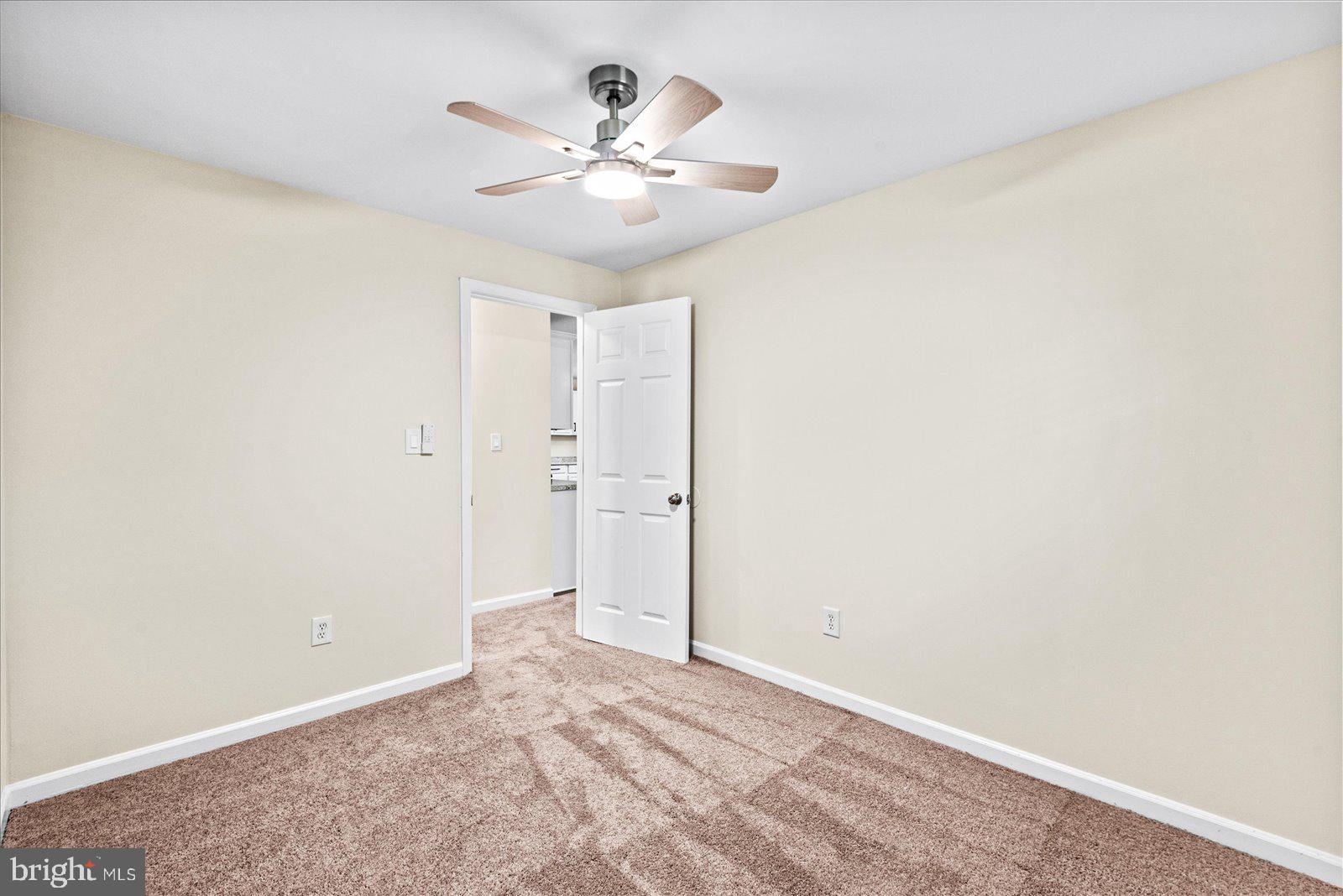 218 CIRCLE LANE