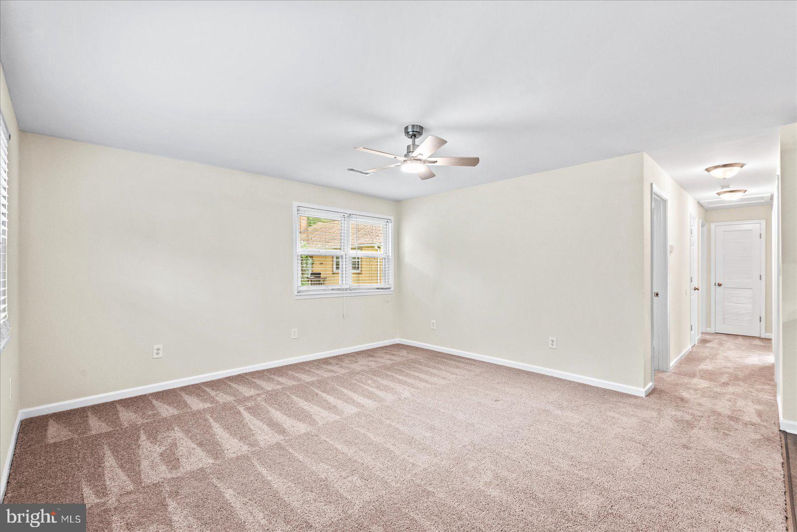 218 CIRCLE LANE