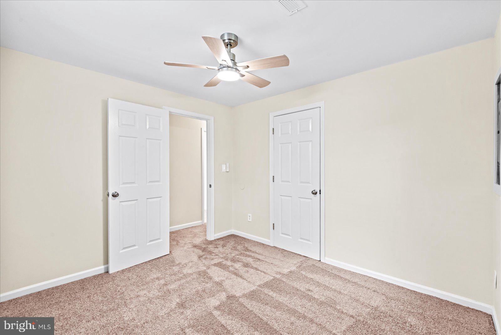 218 CIRCLE LANE