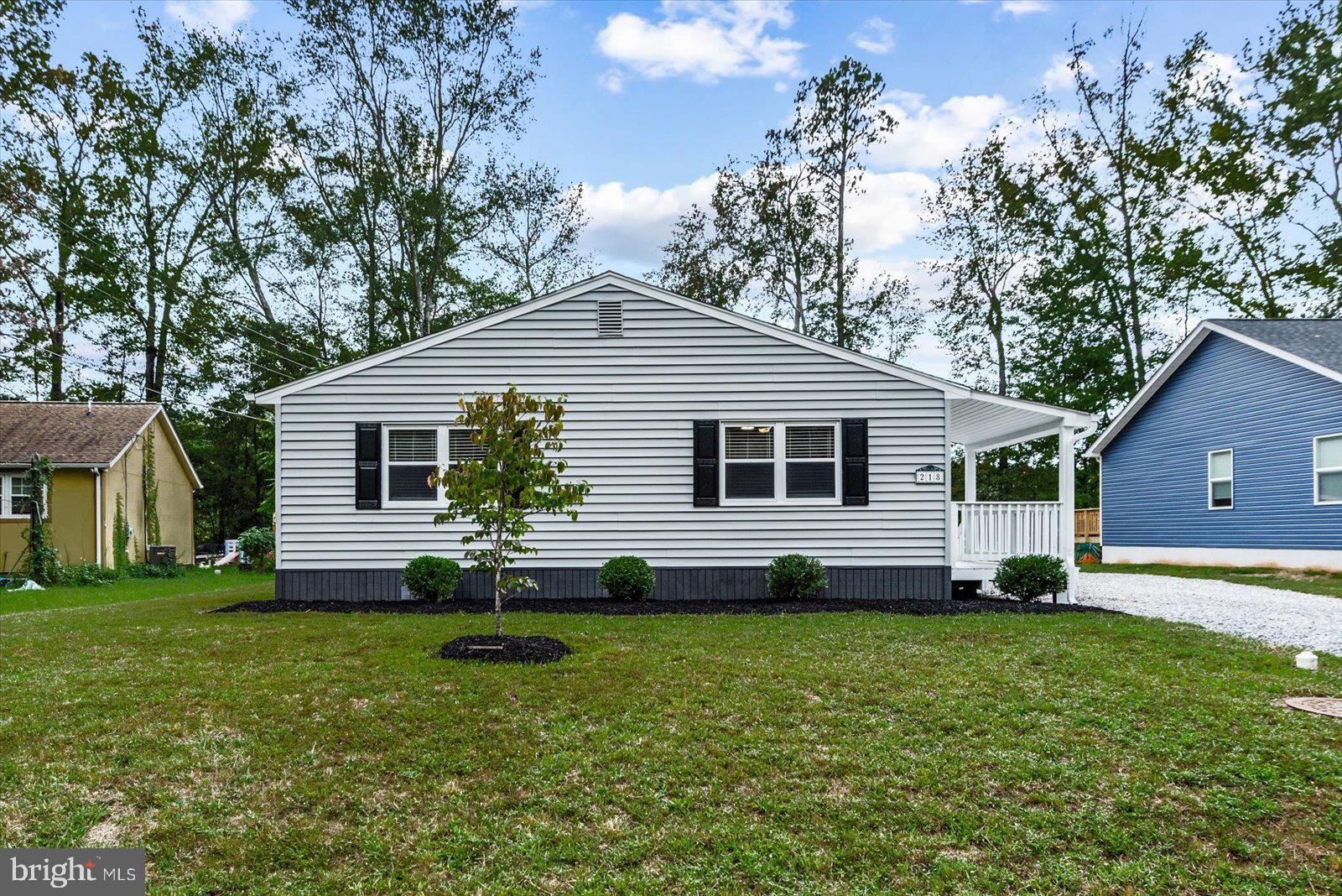 218 CIRCLE LANE