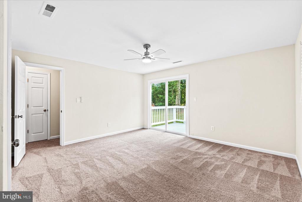 218 CIRCLE LANE