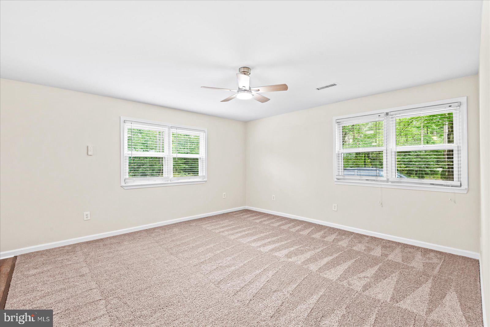 218 CIRCLE LANE
