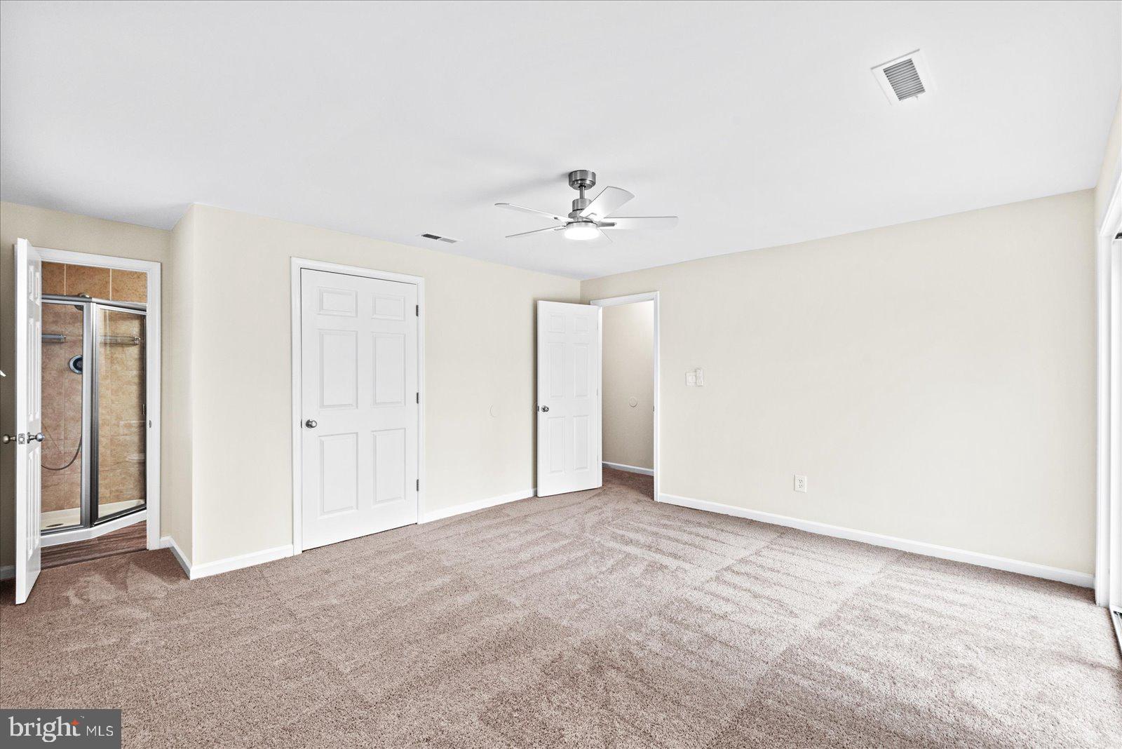 218 CIRCLE LANE