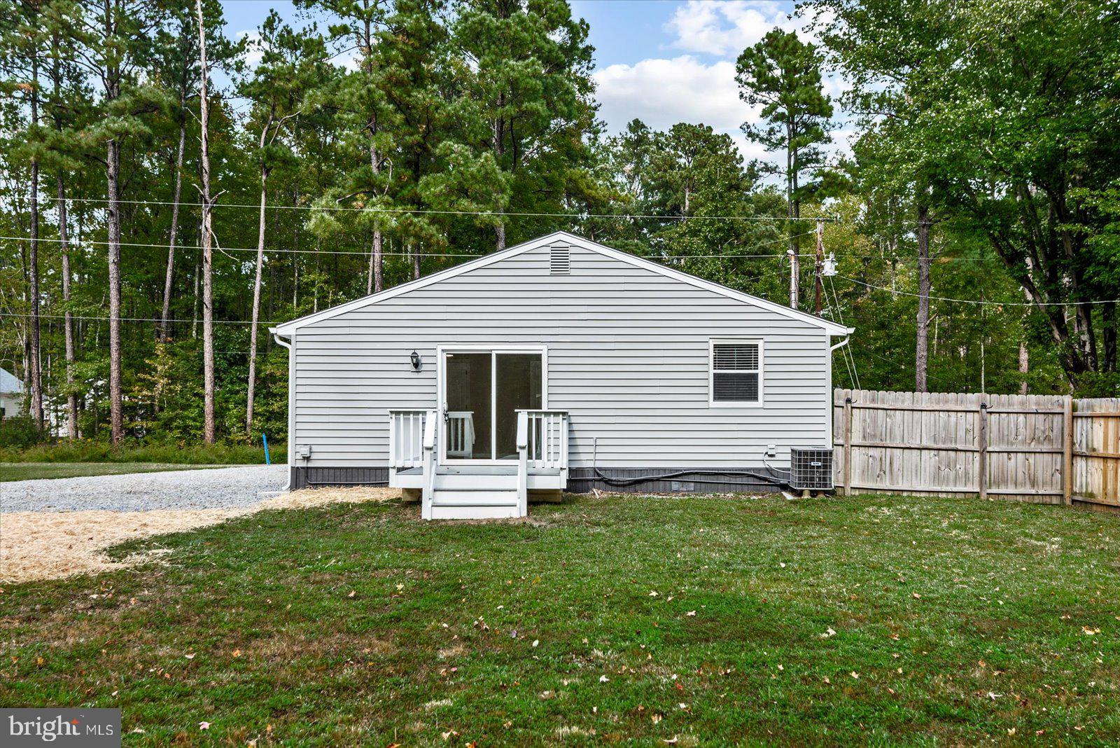 218 CIRCLE LANE