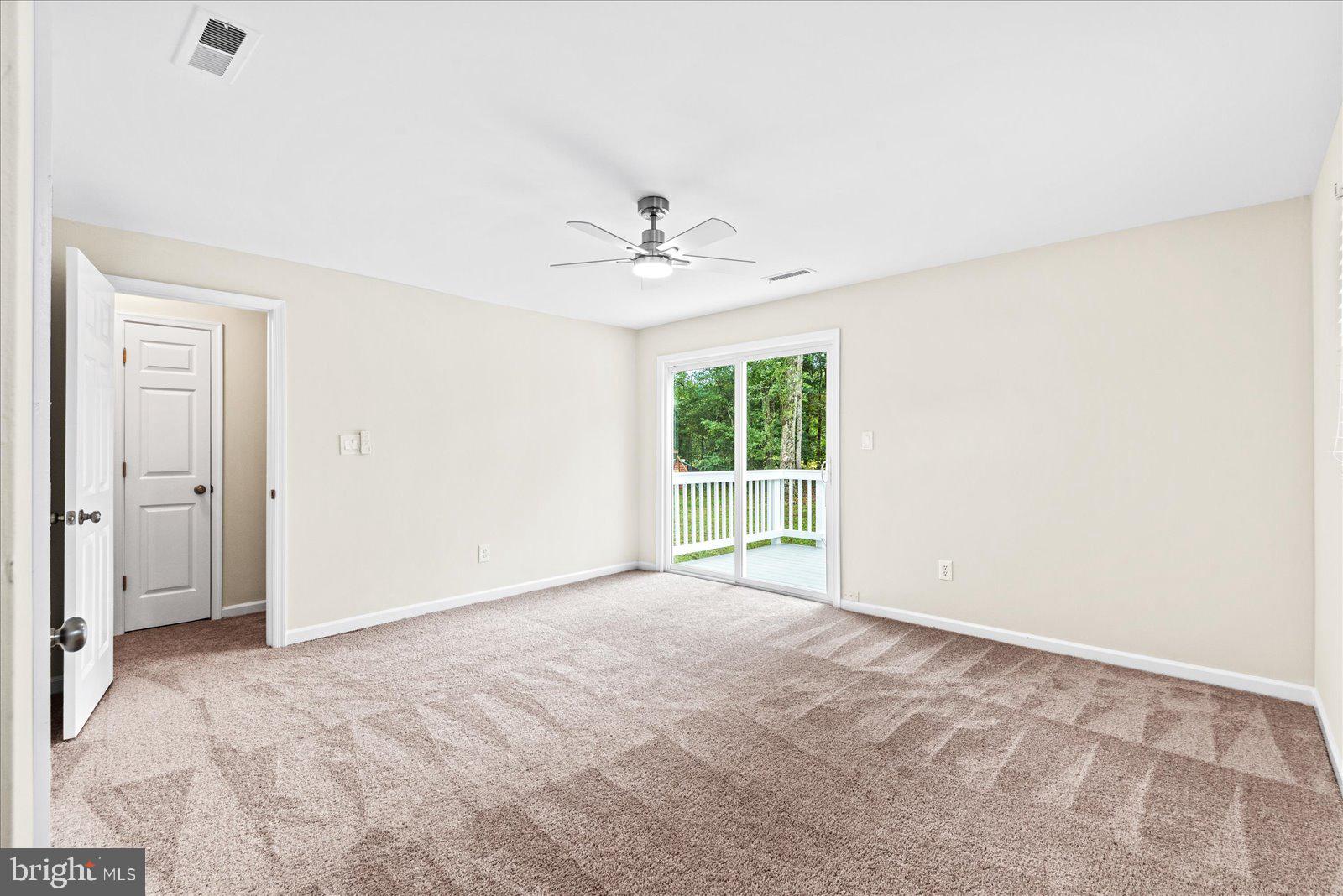 218 CIRCLE LANE