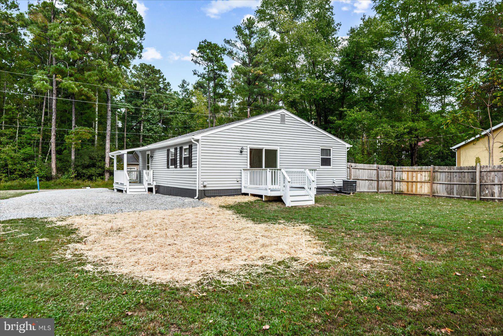 218 CIRCLE LANE