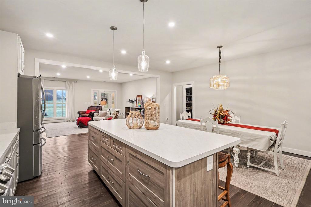3684 ROCKLAND ROAD