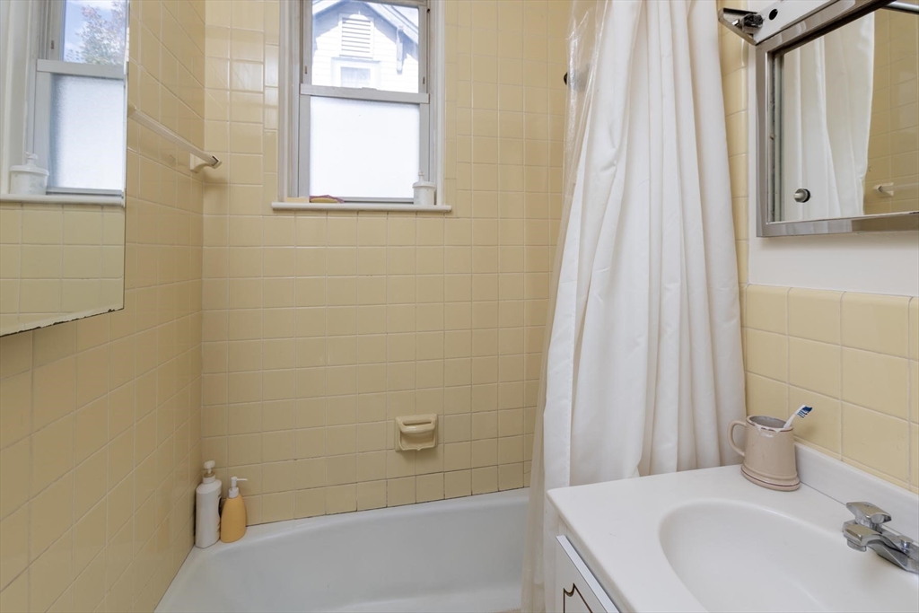 34-36 Rowe St