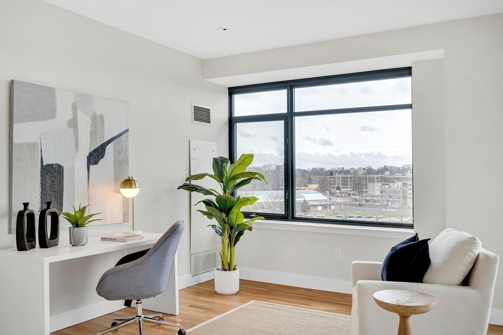 2400 Beacon St Unit: PH608