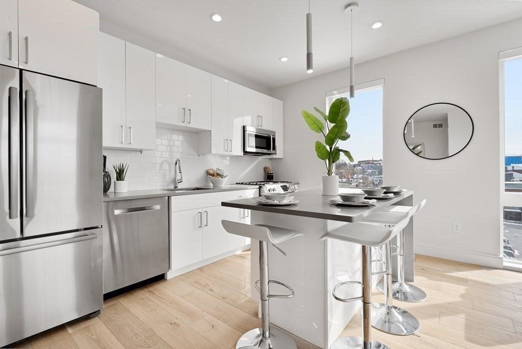 420 West Broadway # 406