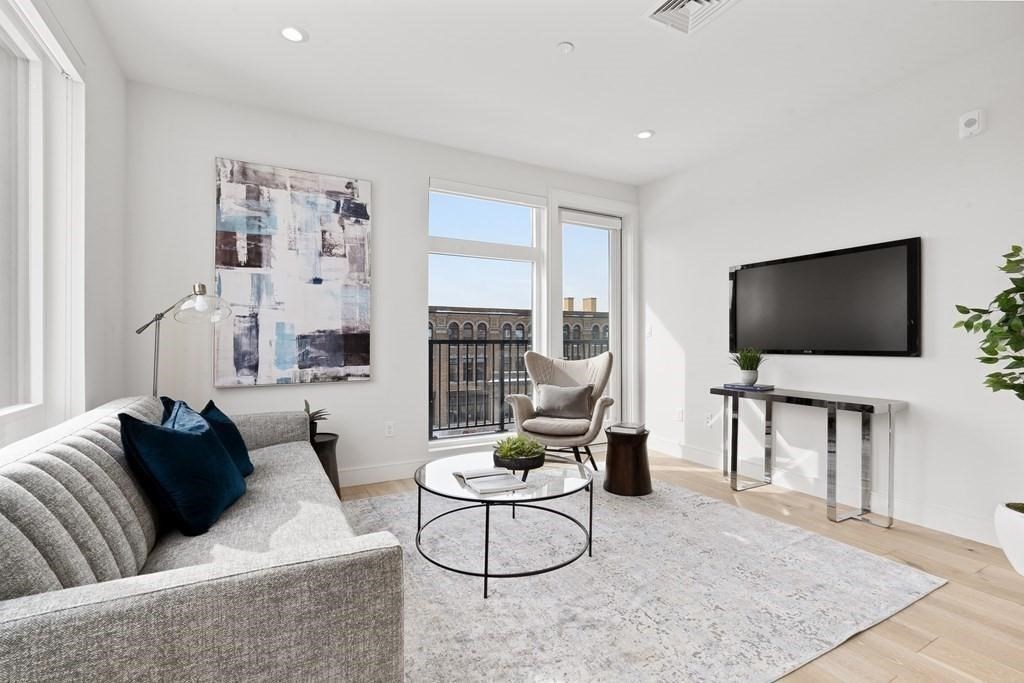 420 West Broadway # 406
