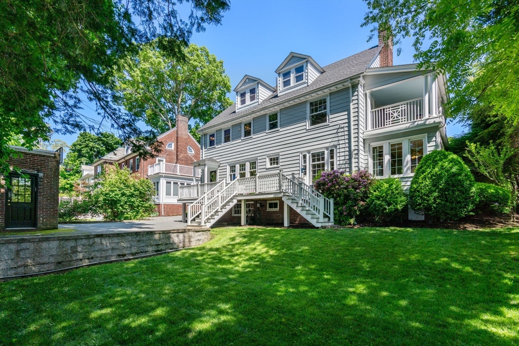 182 Commonwealth Ave