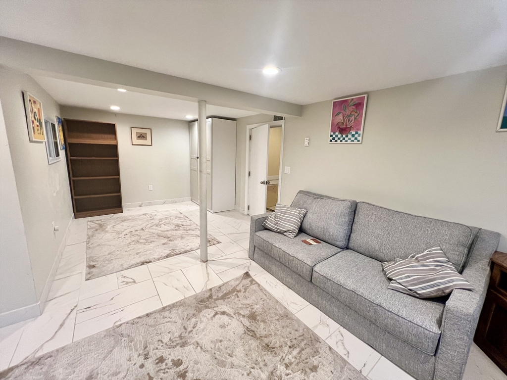 7 Marie Ave # 1