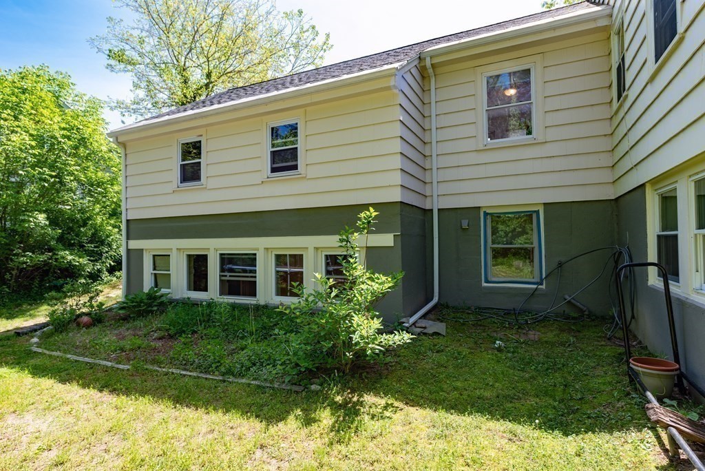 7 Marie Ave # 1