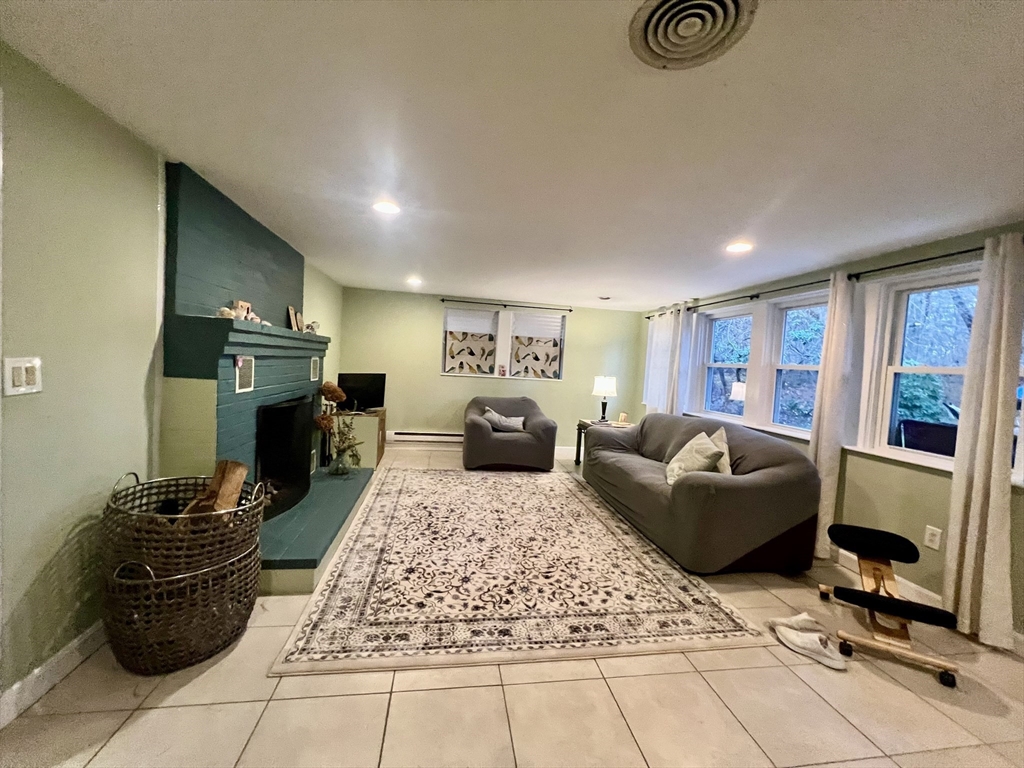 7 Marie Ave # 1