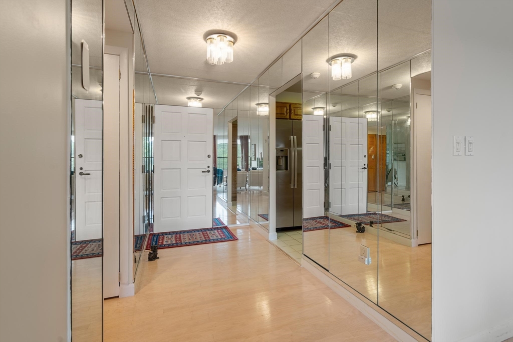 210 Nahanton St # 421