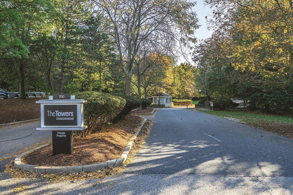 250 Hammond Pond Parkway # 806N