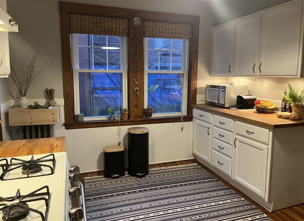 31 Davis Ave # 1