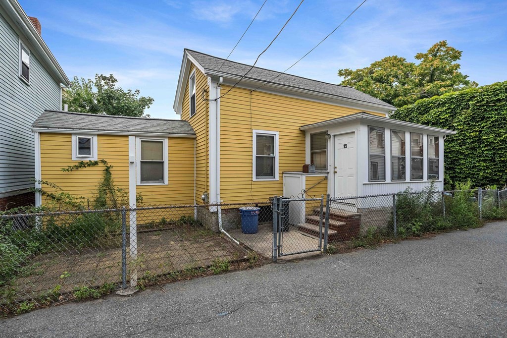 15 Murdock Street