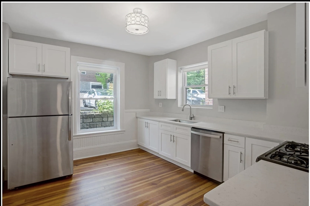 112 Winthrop St # 5