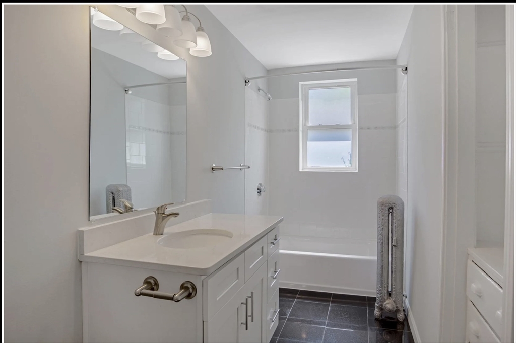 112 Winthrop St # 5