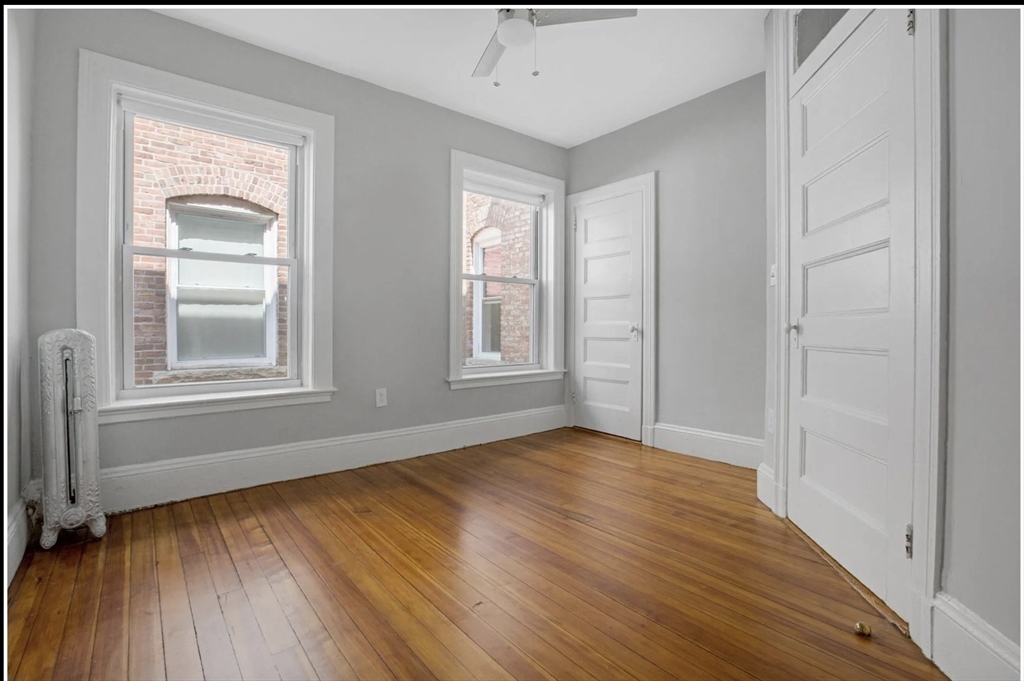 112 Winthrop St # 5