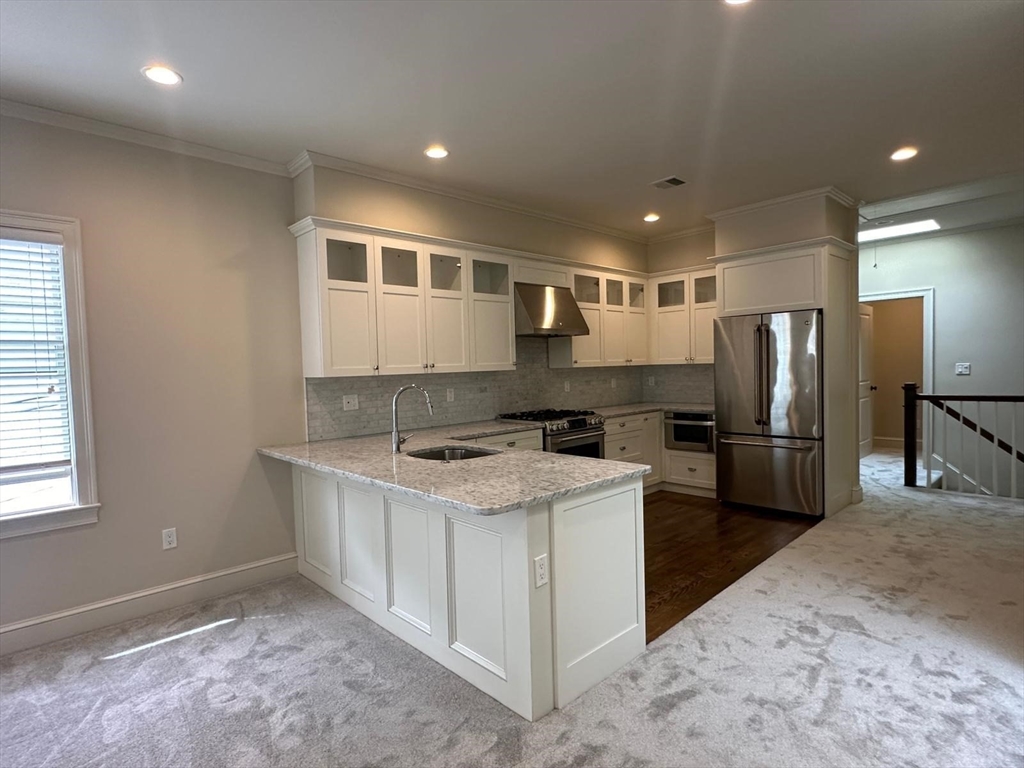 17 Davis Ave # 2