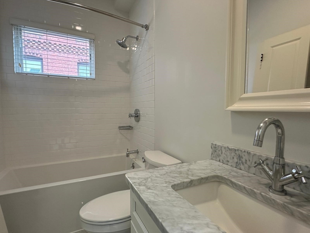 17 Davis Ave # 2