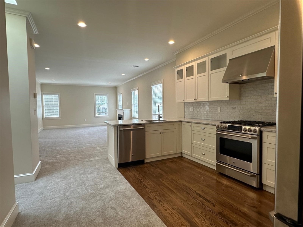 17 Davis Ave # 2