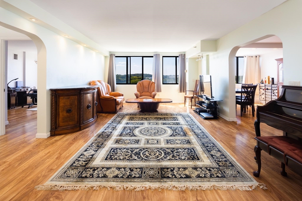 1731 Beacon St # 1010