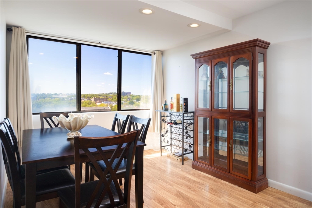 1731 Beacon St # 1010
