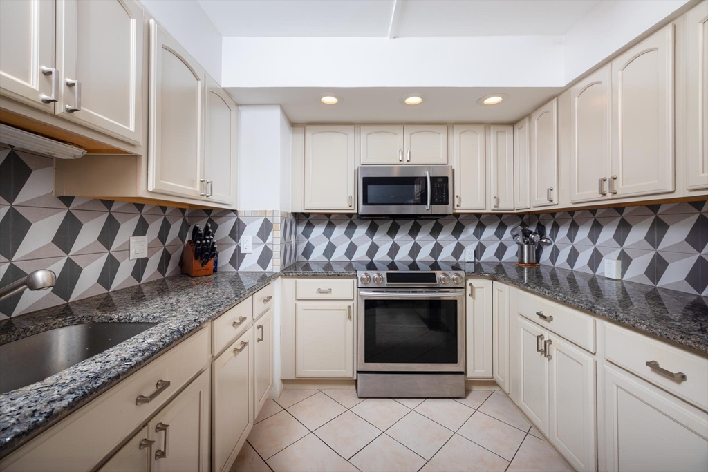 1731 Beacon St # 1010