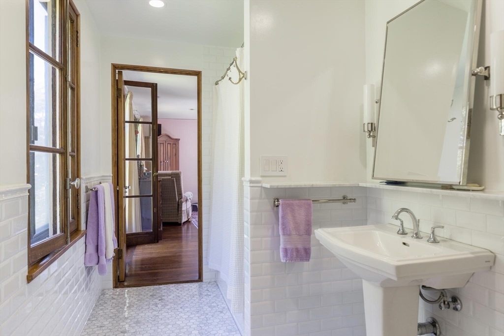 15 Goddard Ave