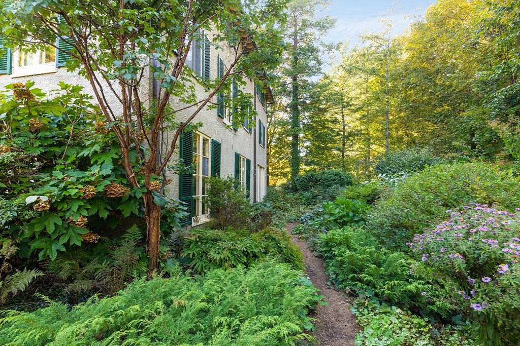 15 Goddard Ave