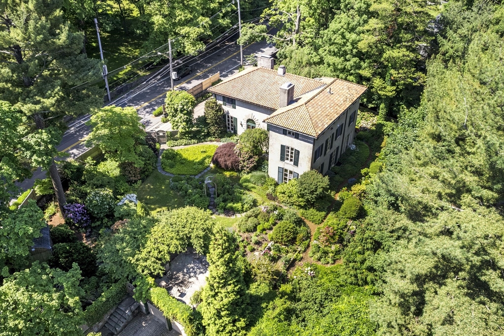15 Goddard Ave