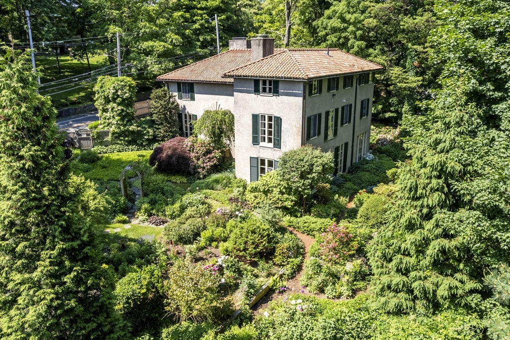 15 Goddard Ave
