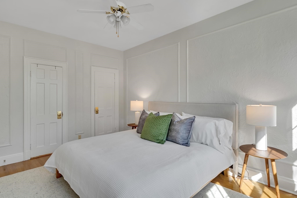 118 Saint Paul Street # 4