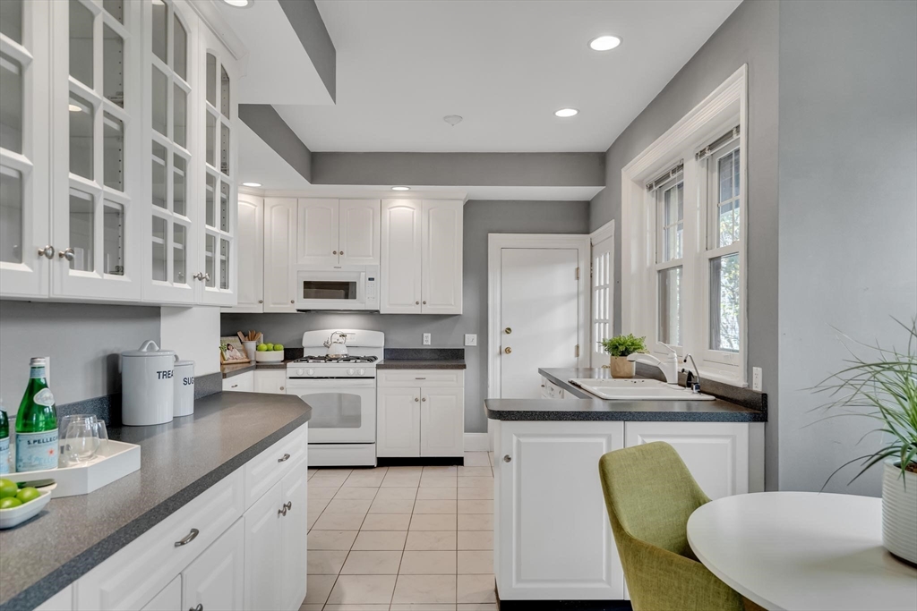 118 Saint Paul Street # 4