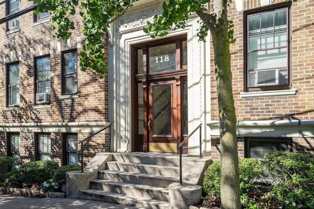 118 Saint Paul Street # 4