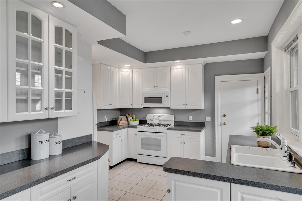 118 Saint Paul Street # 4