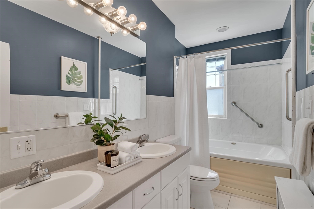 118 Saint Paul Street # 4